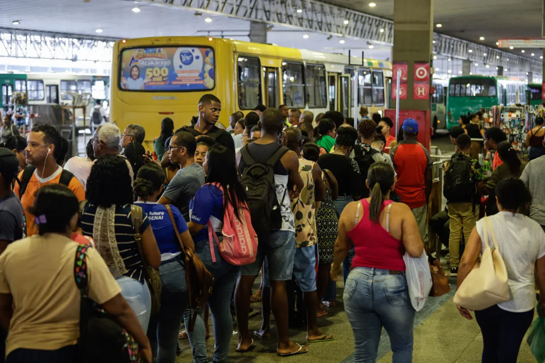 População de vários bairros sofrem com a falta do transporte