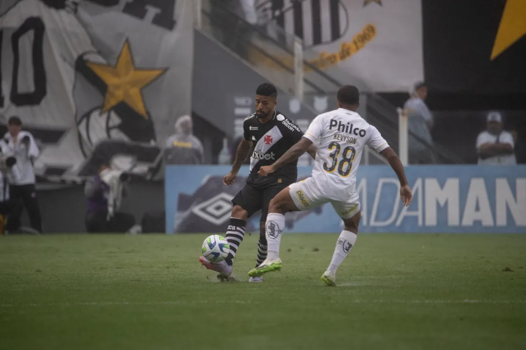 Santos atropela o Vasco e sai da zona de rebaixamento