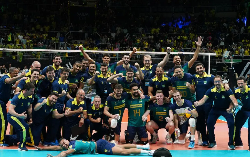 Jogadores comemoram terceira vitória no pré-olímpico