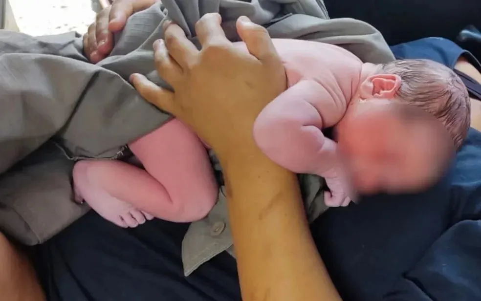 O bebê nasceu bem e foi levado para Maternidade Nascer Cidadão junto com a mãe