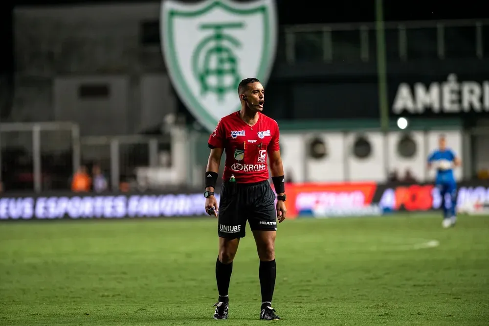 André Luiz Skettino apitará o jogo no estádio Antônio Acciolly, em Goiânia