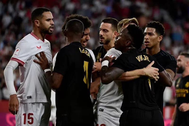 Em campo, Sevilla e Real Madrid ficaram no empate de 1 a 1