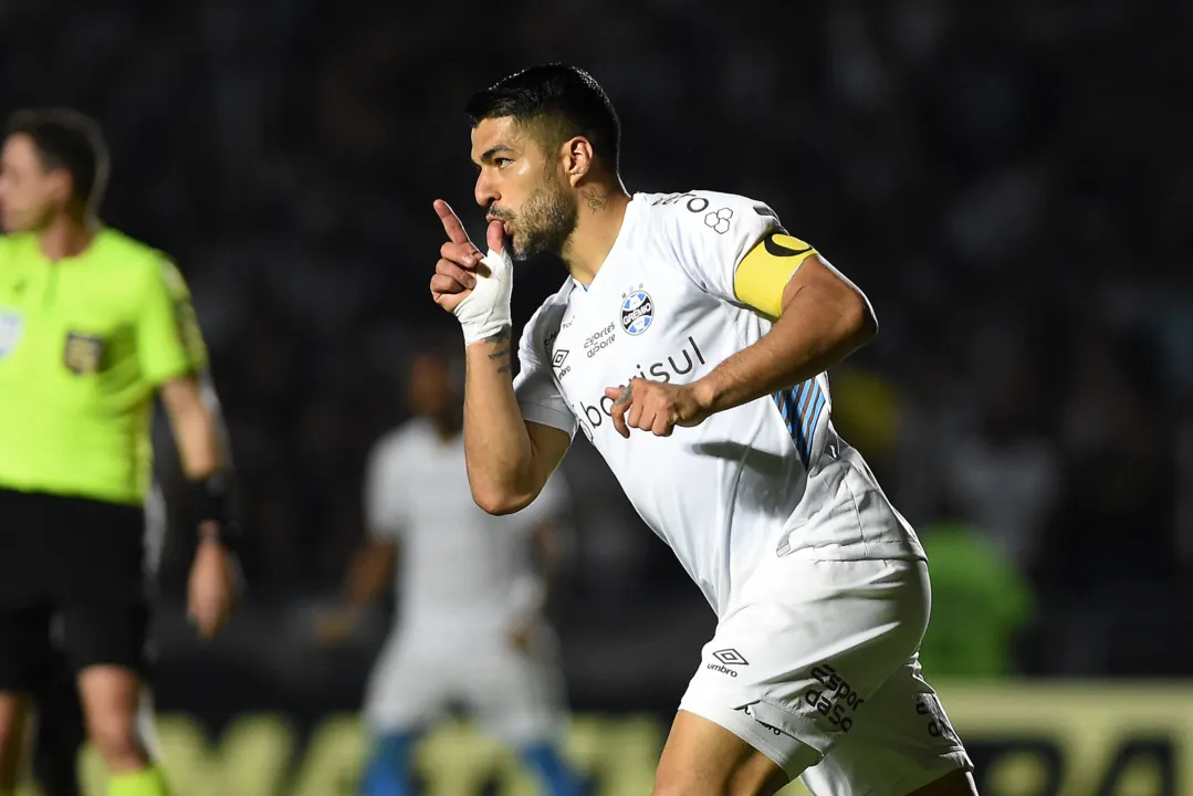 Suarez comemora gol sobre Botafogo