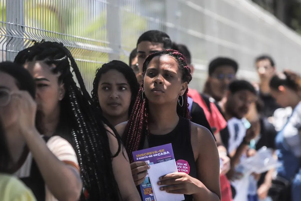 Inscritos no Enem realizaram ao segundo dia de prova no último domingo, 12