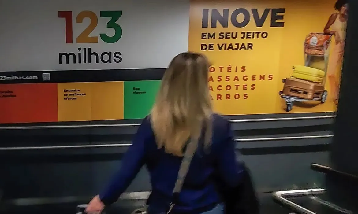 A 123 Milhas cancelou seus pacotes promocionais, levando compradores a perderem as viagens