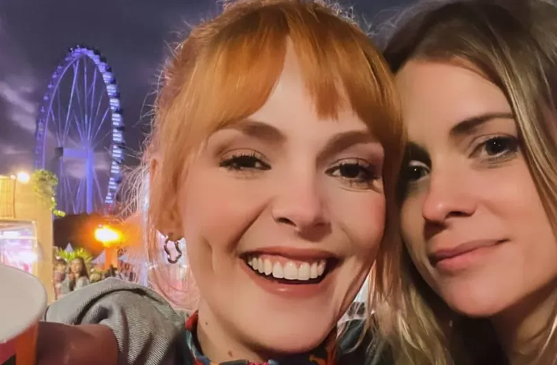 Titi Müller anuncia fim do namoro com Lívia Lobato após 3 meses