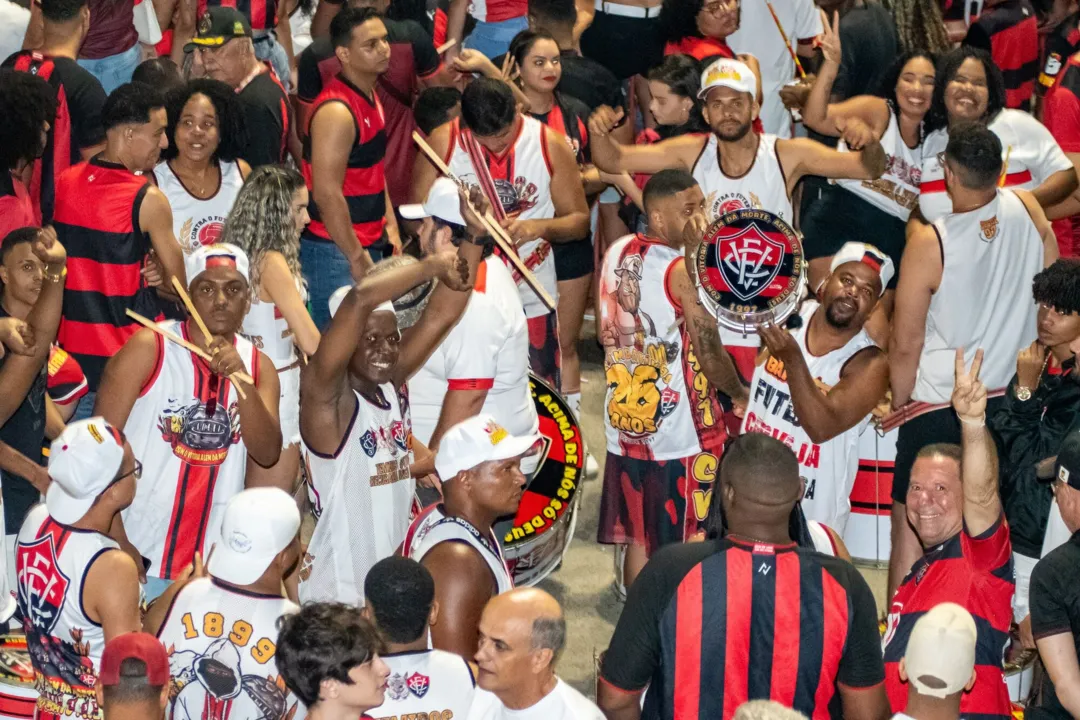 Torcedores do Vitória em jogo no Barradão