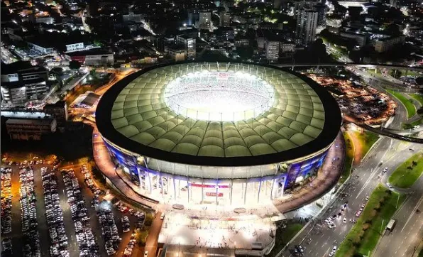 Imagem ilustrativa da imagem Torcida do Bahia não decepciona e alcança outra marca histórica no ano