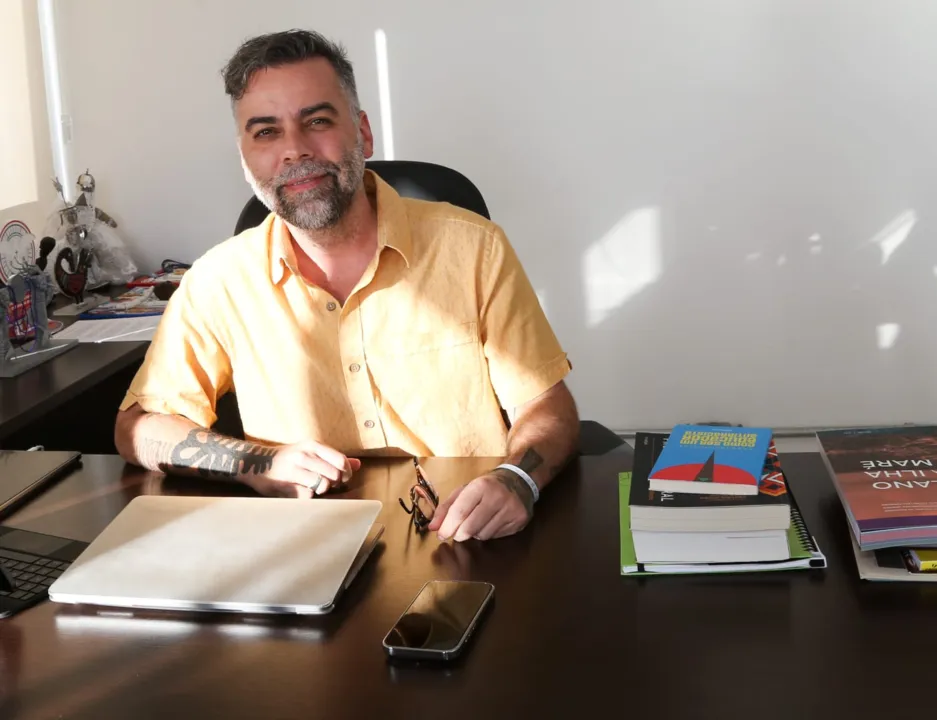 Pedro Tourinho recebeu equipe de reportagem de A TARDE em seu gabinete na Secult