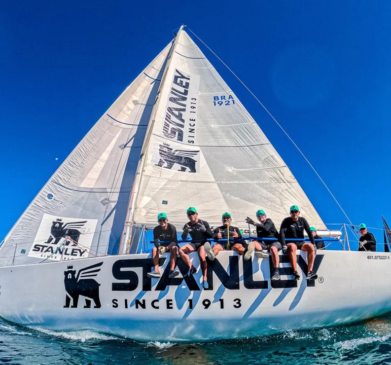 Irmãos baianos ficam com segundo lugar em Regata Internacional