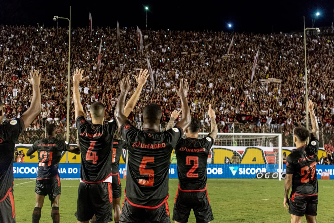 Vitória encara o Avaí com expectativa de casa cheia