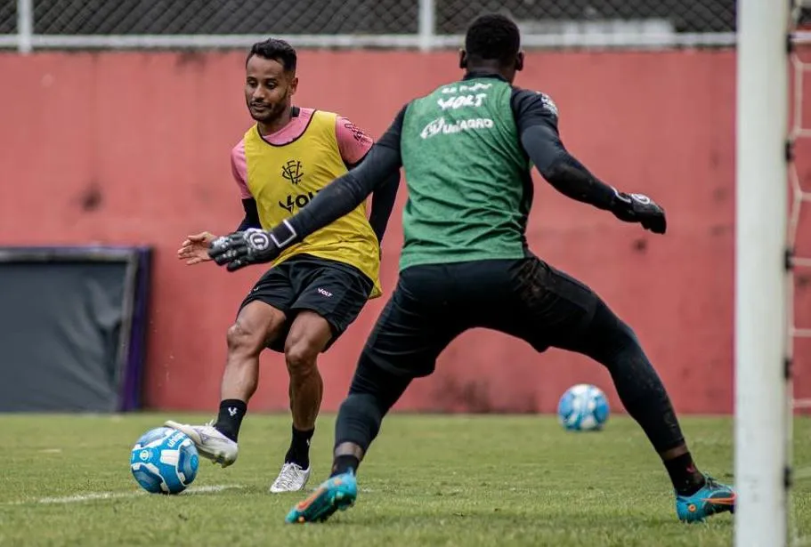 Vitória faz último treino antes de enfrentar o Sampaio Correia