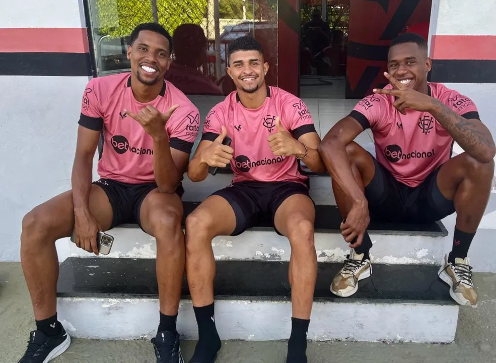 Yuri Castilho, Edson Lucas e Dudu participaram dos treinos