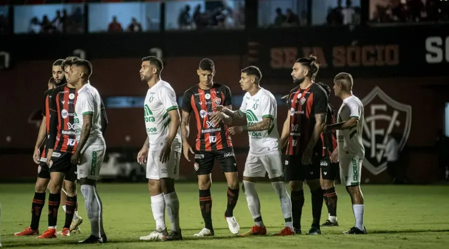 Vitória x Chapecoense no primeiro turno da Série B