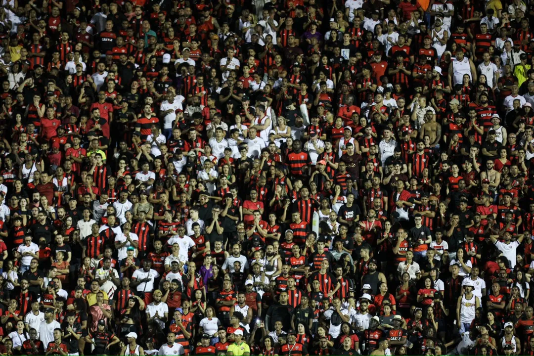 Torcida colossal tem sido importante na campanha do Vitória na Série B 2023