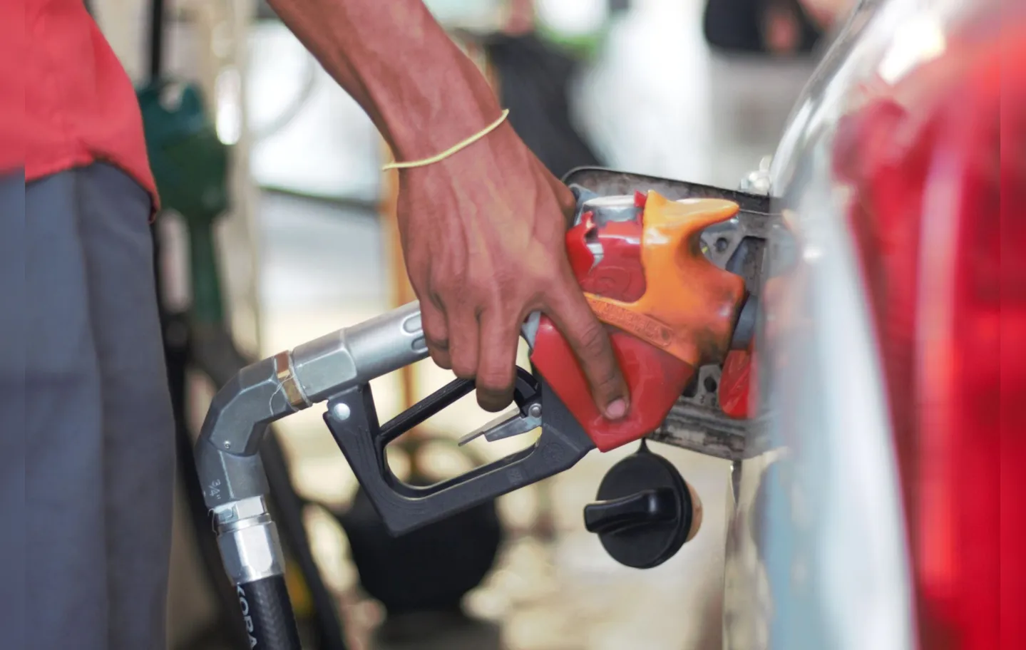 Imagem ilustrativa da imagem A TARDE Play lança série sobre impactos dos combustíveis na economia
