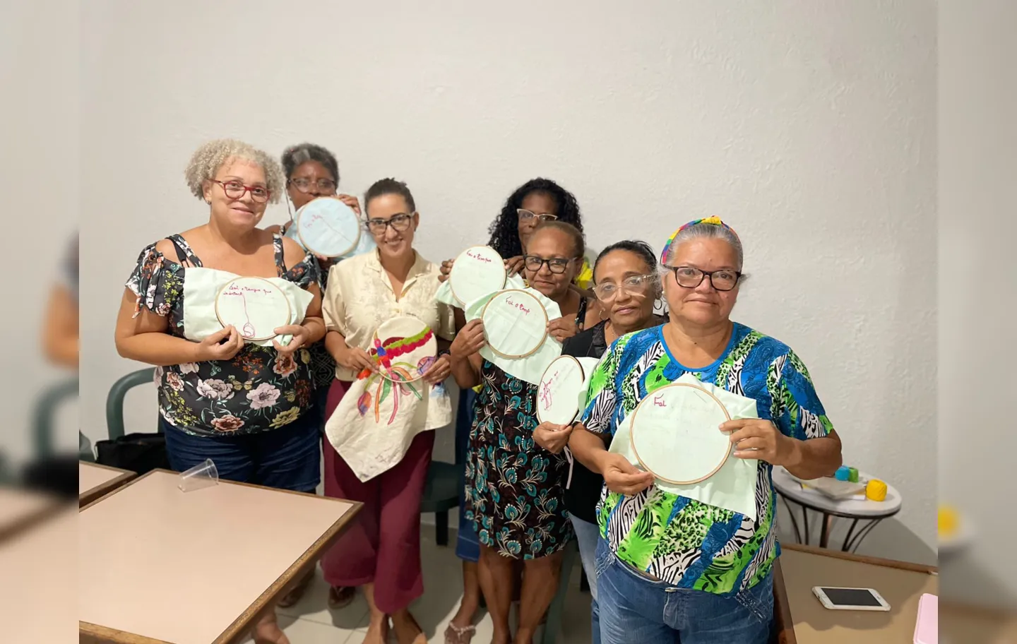 As mulheres da Península de Itapagipe se unem para aprender bordado a mão