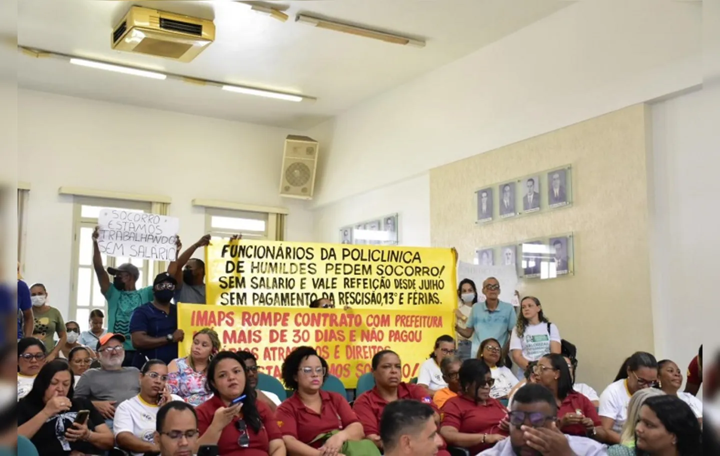 Grupo de colaboradores fez mobilização e pediu apoio do Legislativo na resolução dos problemas