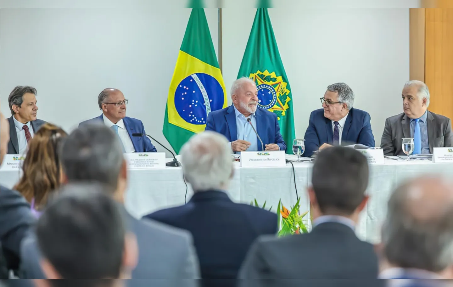 Presidente Lula durante reunião com o Grupo de Trabalho de Crédito e Investimento do CADE