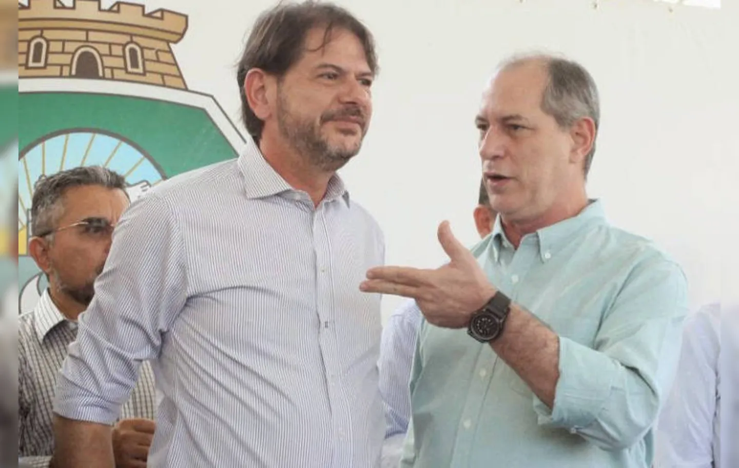 Imagem ilustrativa da imagem Racha entre Ciro e Cid gera debandada no PDT do Ceará