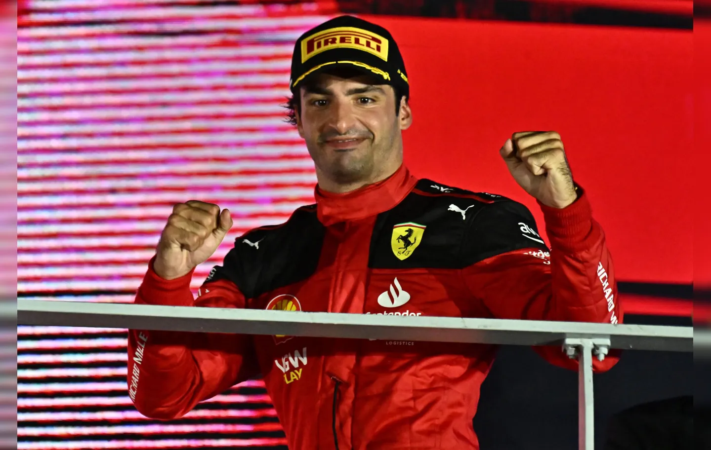 A Ferrari interrompeu a hegemonia da Red Bull, que havia triunfado até agora nas quatorze corridas realizadas nesta temporada, além da última em 2022, em Abu Dhabi