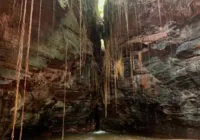 Cânion Sussuapara encanta com paredões rochosos e cortinas de plantas