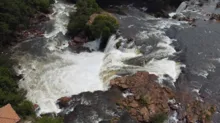 Imagem ilustrativa da imagem Cachoeira da Velha proporciona um espetáculo de queda d'água