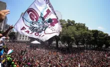 Imagem ilustrativa da imagem Comemoração do Flu pela Libertadores leva milhares às ruas do Rio