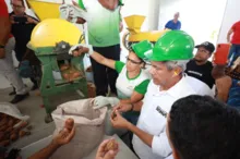 Imagem ilustrativa da imagem Comunidades rurais de Pindobaçu recebem unidades produtivas
