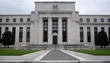 Imagem ilustrativa da imagem Fed mantém taxa de juros entre 5,25% e 5,5%