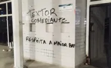 Imagem ilustrativa da imagem Jogadores e dono do Botafogo são ameaçados em pichação de muro