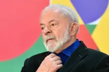 Imagem ilustrativa da imagem Lula pode receber alta ainda neste domingo, afirma boletim