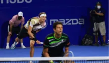 Imagem ilustrativa da imagem Marcelo Melo e Zverev vencem na estreia do ATP de Pequim