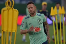 Imagem ilustrativa da imagem Neymar questiona notícia sobre supostos problemas físicos: "Fake news"