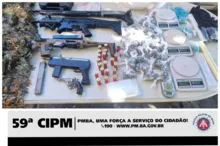 Imagem ilustrativa da imagem PM apreende armas e drogas em Arembepe