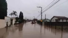 Imagem ilustrativa da imagem Santa Catarina decreta situação de emergência após fortes chuvas