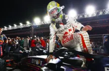 Imagem ilustrativa da imagem Verstappen vence GP de Las Vegas de F1 e Pérez garante vice-campeonato