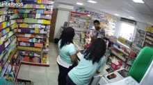 Imagem ilustrativa da imagem Vídeo: Homem é preso após ser flagrado assaltando farmácia em Salvador