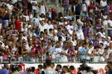 Imagem ilustrativa da imagem Vídeo: atletas e torcida do Bahia discutem após derrota para o Cuiabá