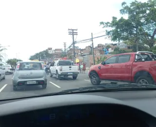 Manifestação deixa trânsito complicado na avenida Paralela