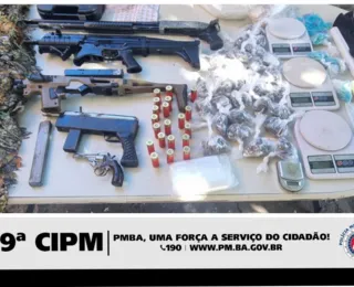 PM apreende armas e drogas em Arembepe