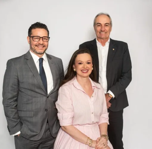 Carlos Onofre, do IBID, em encontro com Isabela Suarez e Paulo Cavalcanti,  da ACB