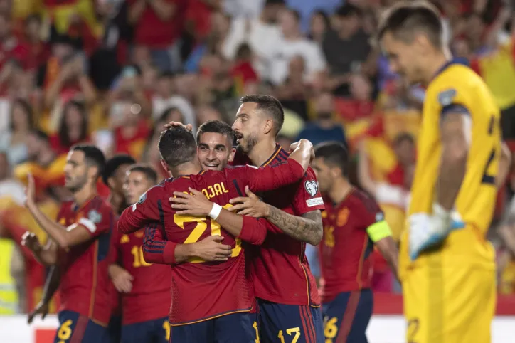 Espanha comemora gol diante da Seleção do Chipre
