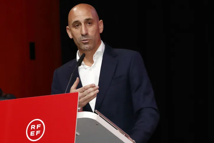 In this handout image released by the Spanish Royal Football Federation (RFEF) on August 25, 2023, RFEF President Luis Rubiales delivers a speech during an extraordinary general assembly of the federation on August 25, 2023 in Las Rozas de Madrid. (Photo by Eidan RUBIO / RFEF / AFP) / RESTRICTED TO EDITORIAL USE - MANDATORY CREDIT "AFP PHOTO / RFEF / EIDAN RUBIO  " - NO MARKETING NO ADVERTISING CAMPAIGNS - DISTRIBUTED AS A SERVICE TO CLIENTS