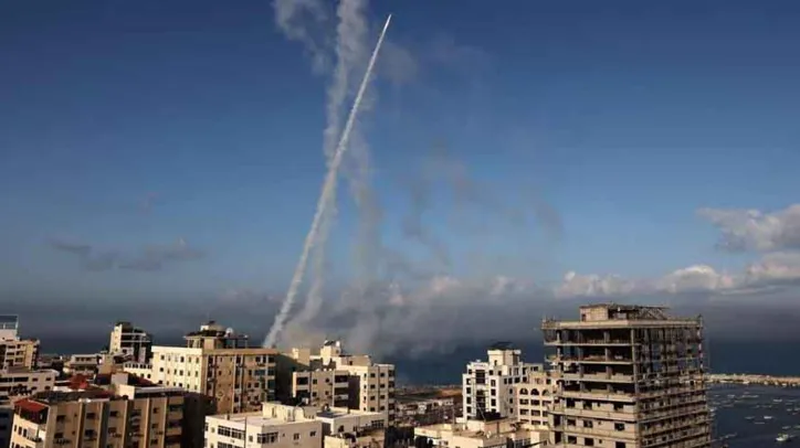 Faixa de Gaza lança projéteis em direção a Israel