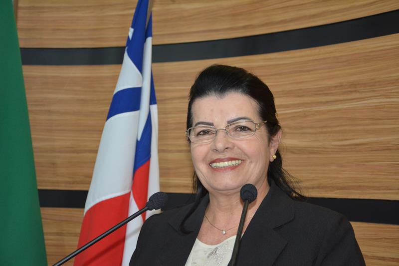 Em Conquista, Lúcia Rocha vira o fiel entre Sheila Lemos e Valdenor