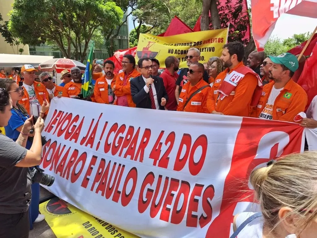 Petroleiros fizeram ato contra resolução assinada no governo Bolsonaro