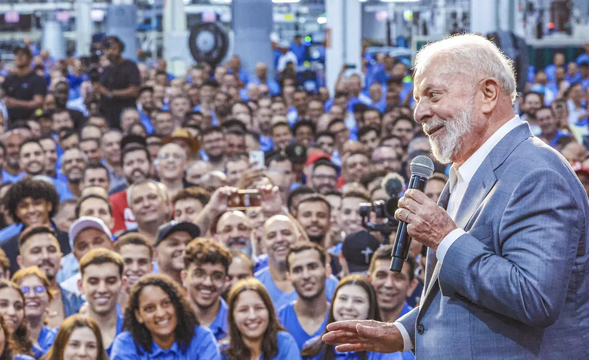Presidente Lula também lidera o levantamento quando o assunto é a imagem de líderes políticos
