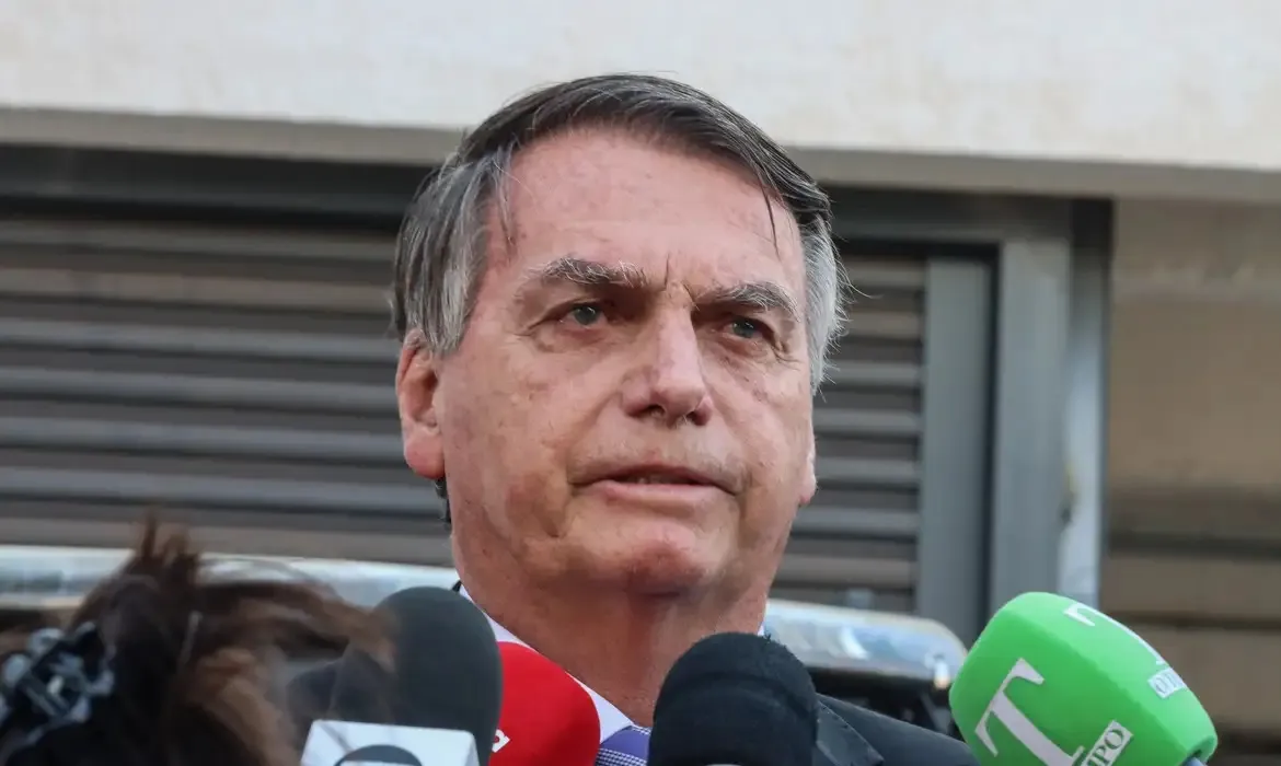 Imagem ilustrativa da imagem Bolsonaro discutiu minuta de golpe que previa prender Moraes, diz PF