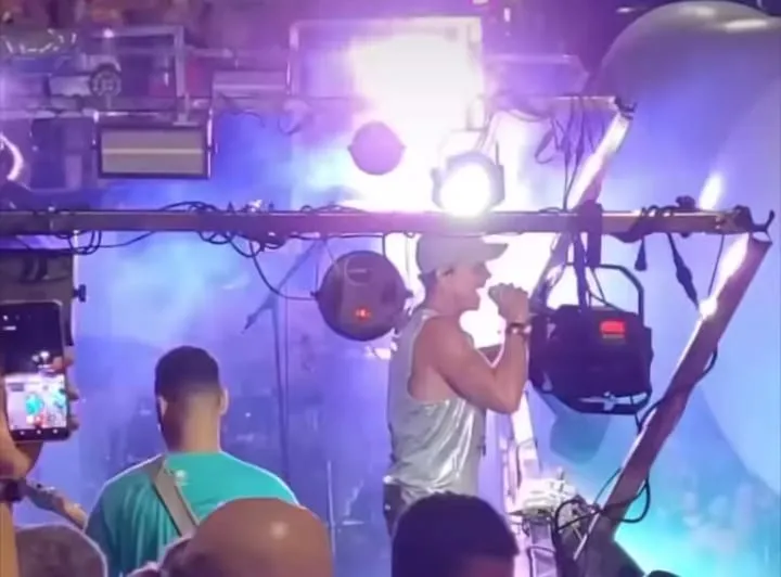 Cantor se apresentou em Recife após show em João Pessoa